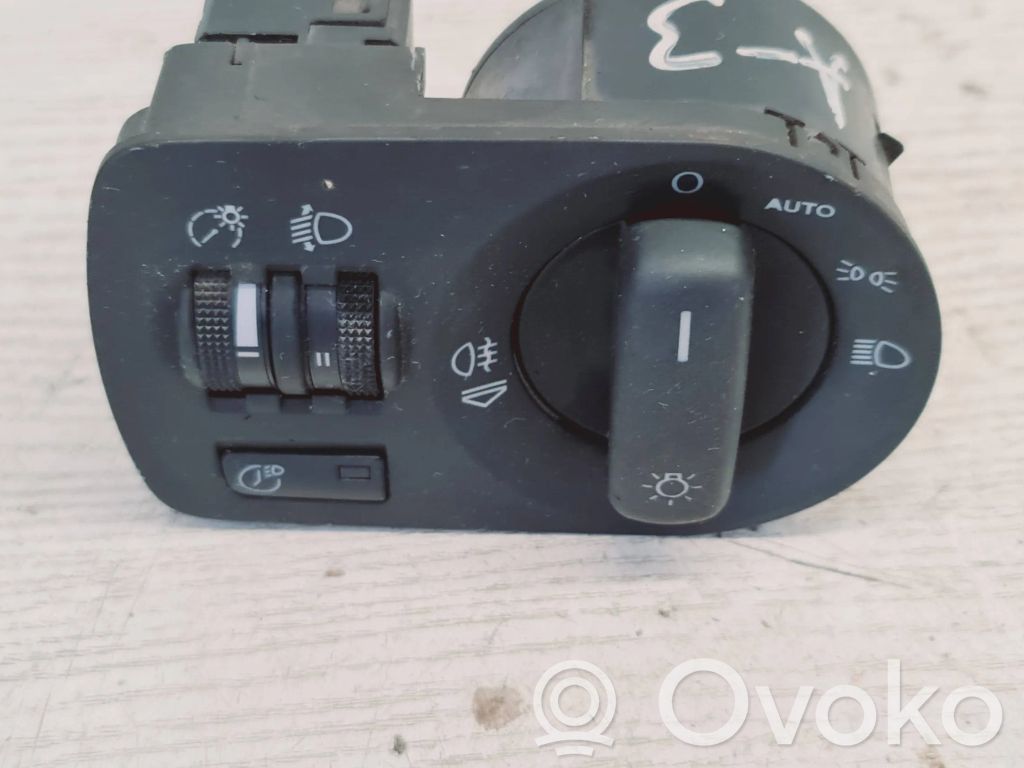 Audi A3 S3 8P Light switch 
