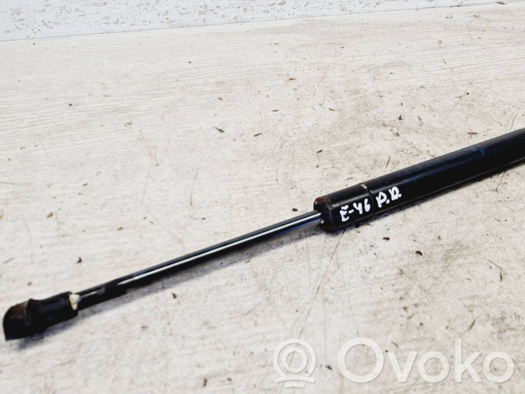 BMW 3 E46 Dzinēja pārsega amortizators 