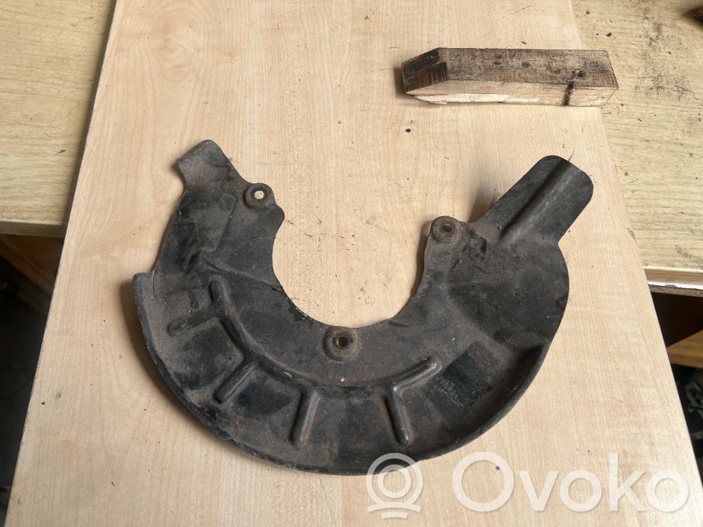 Volkswagen Fox Etujarrun jarrulevyn pölysuojalevy 