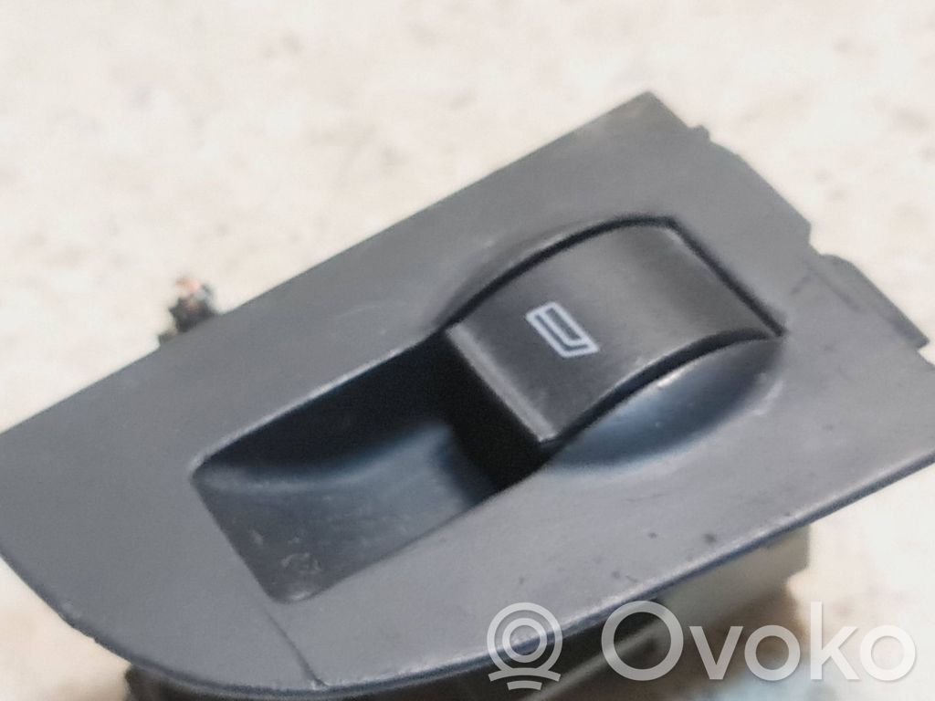 Electric window control switch   4B0959855