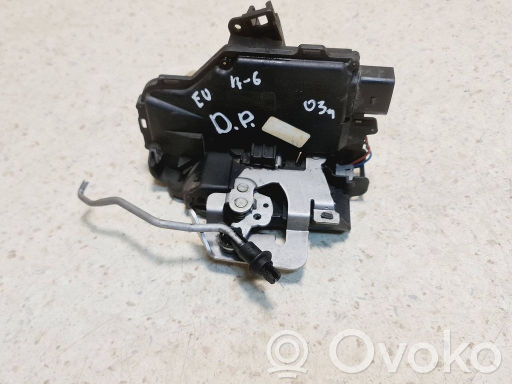 Audi A6 S6 C5 4B Priekšpusē slēdzene 