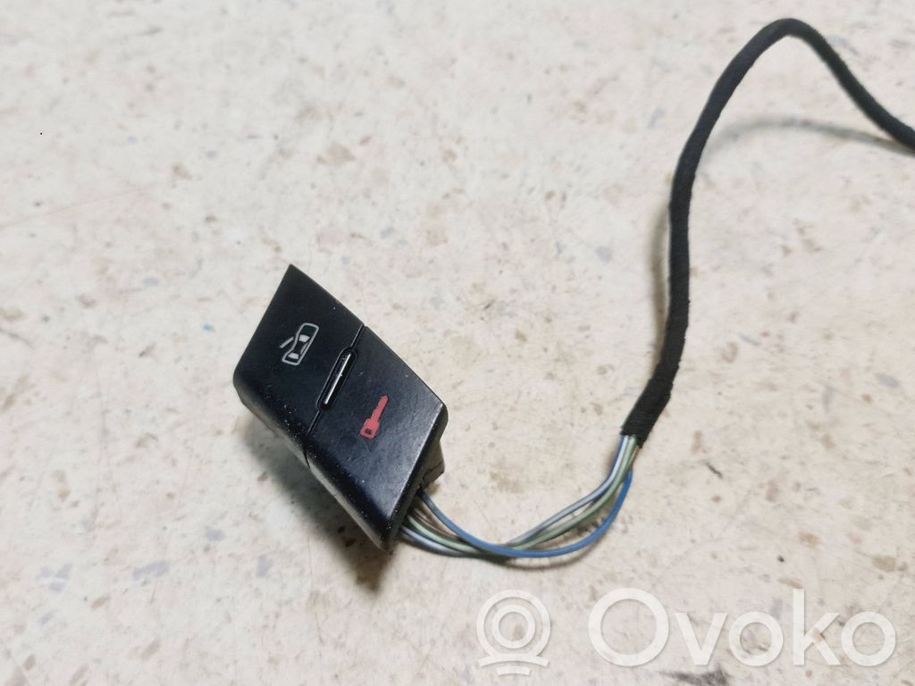 Audi A6 S6 C5 4B Central locking switch button 