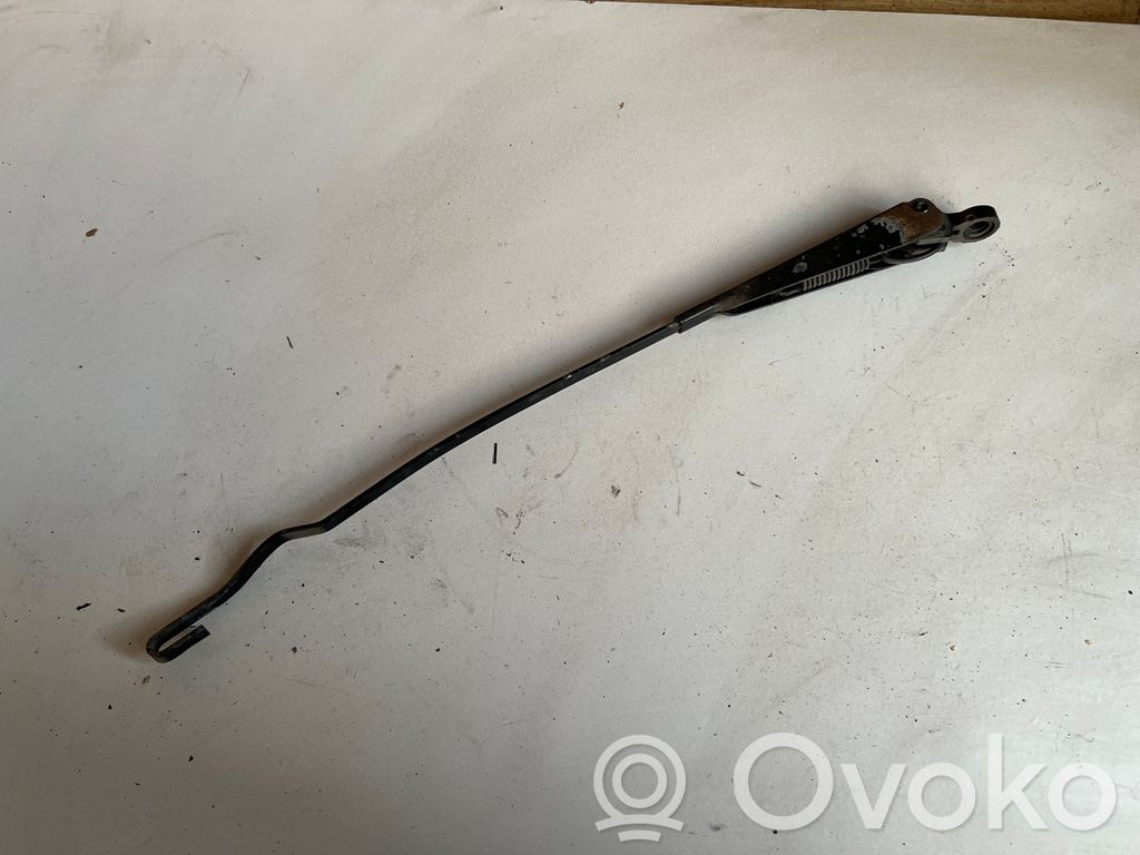 Volkswagen Golf II Front wiper blade arm 