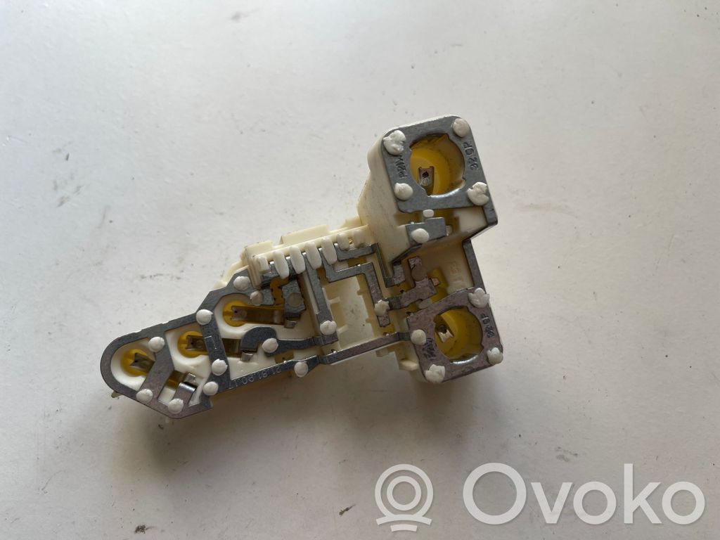 BMW 3 E90 E91 Tail light bulb cover holder 