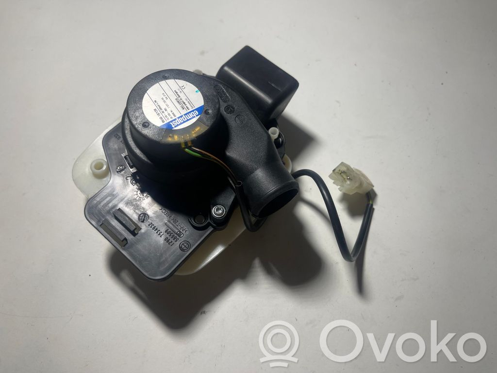 BMW 3 E90 E91 Moottorin ohjausyksikön moduulin puhallin 