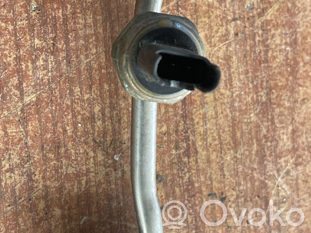 BMW 3 E90 E91 Fuel pressure sensor 