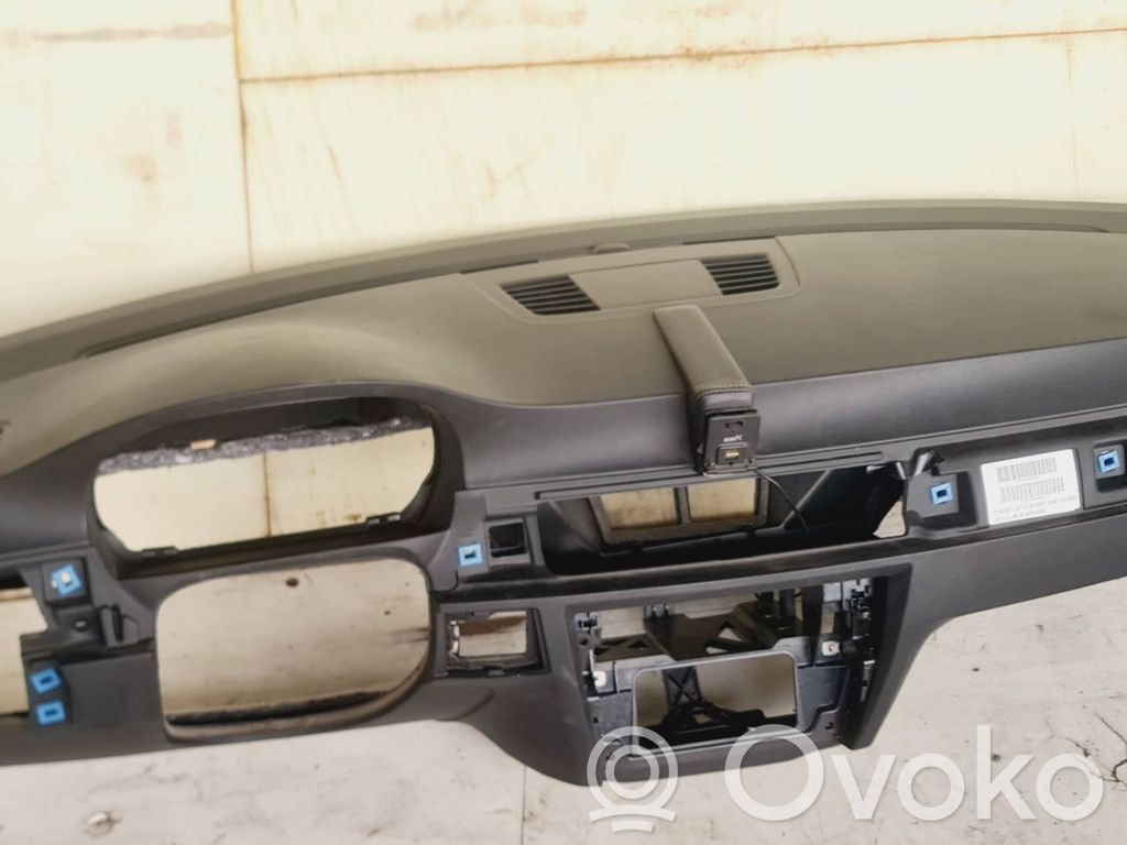 BMW 3 E90 E91 Dashboard 