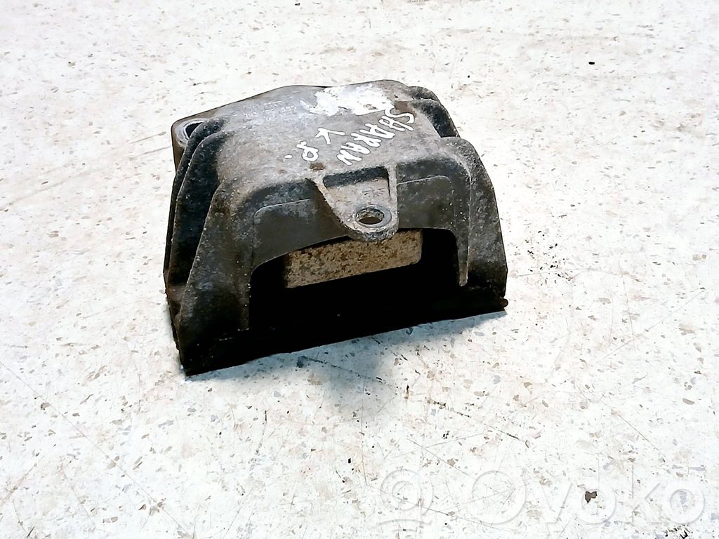 Volkswagen Sharan Engine mount bracket 