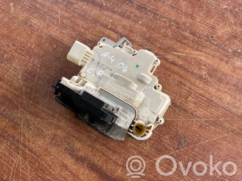 Audi A4 S4 B7 8E 8H Priekšpusē slēdzene 