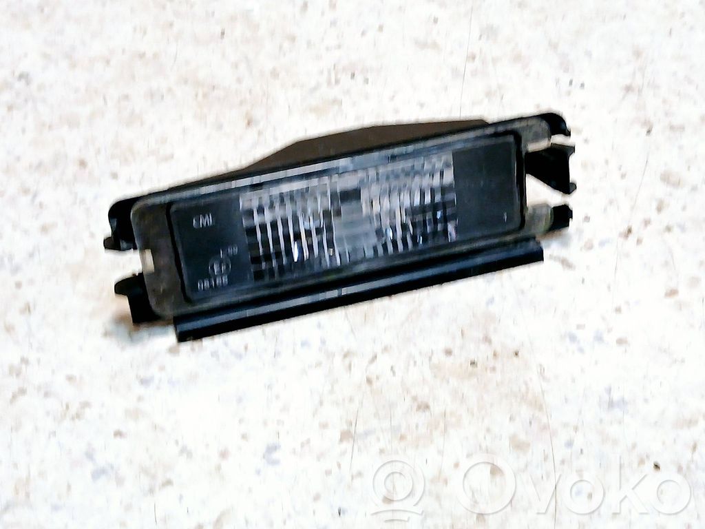 Dacia Sandero Lampa oświetlenia tylnej tablicy rejestracyjnej 