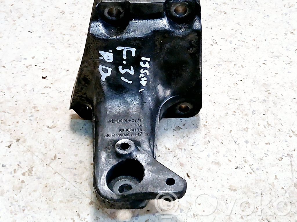 BMW 3 F30 F35 F31 Engine mounting bracket 