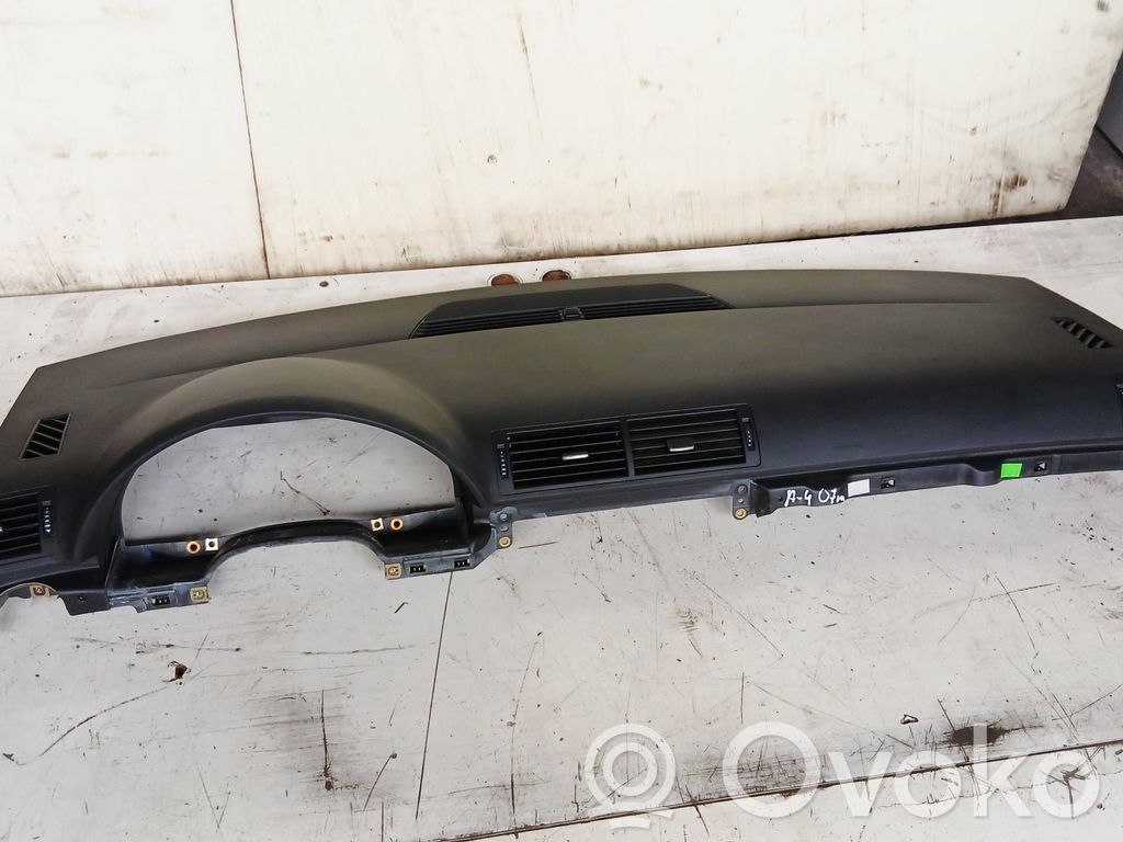 Audi A4 S4 B7 8E 8H Dashboard 