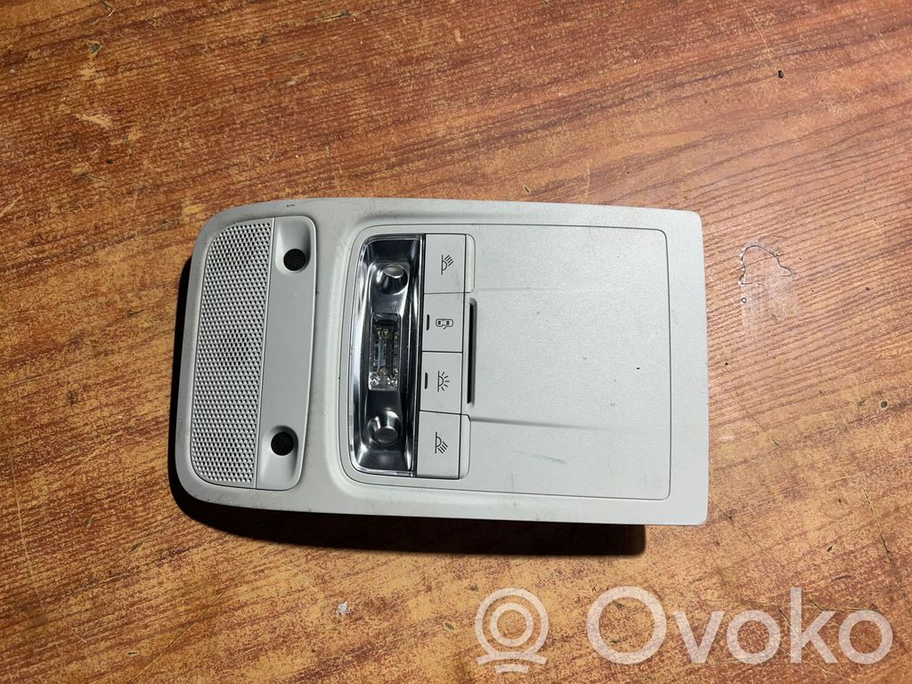Audi A3 S3 8V Etuistuimen valo 