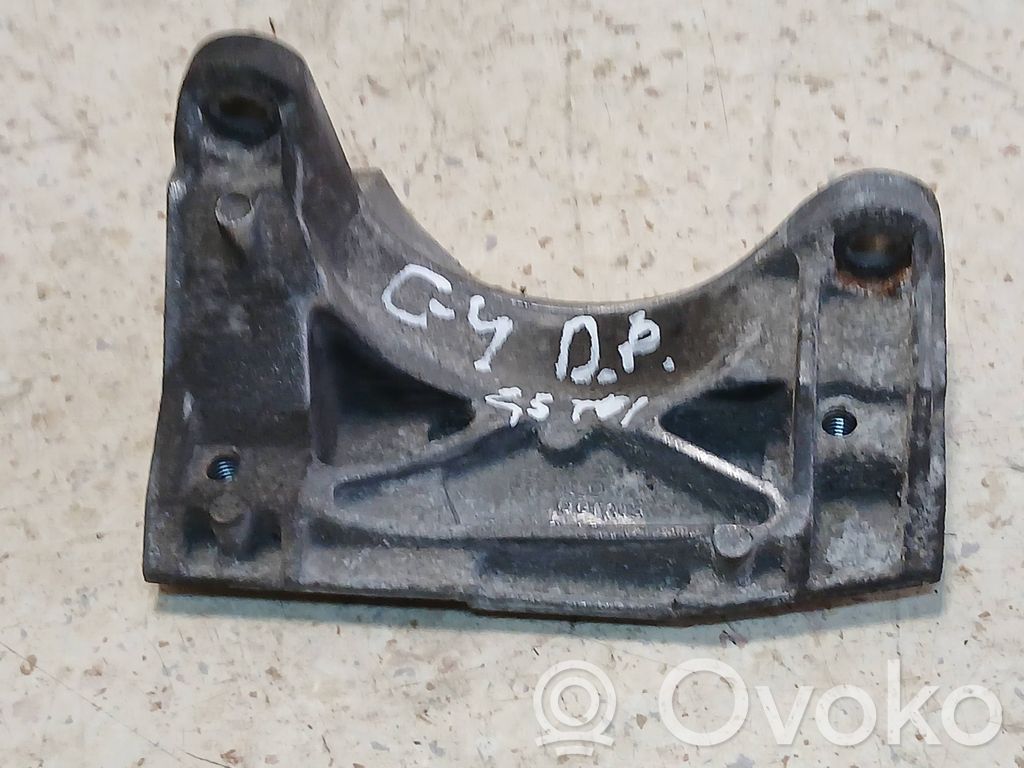 Audi 100 S4 C4 Engine mounting bracket 