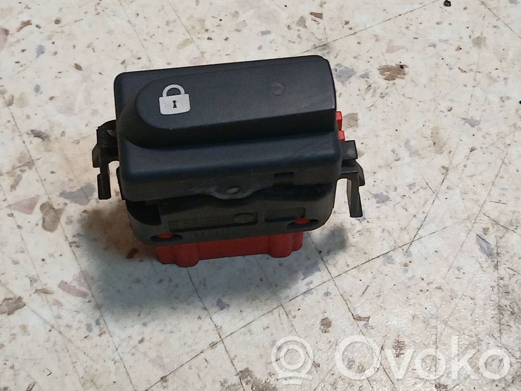 Renault Clio II Central locking switch button 