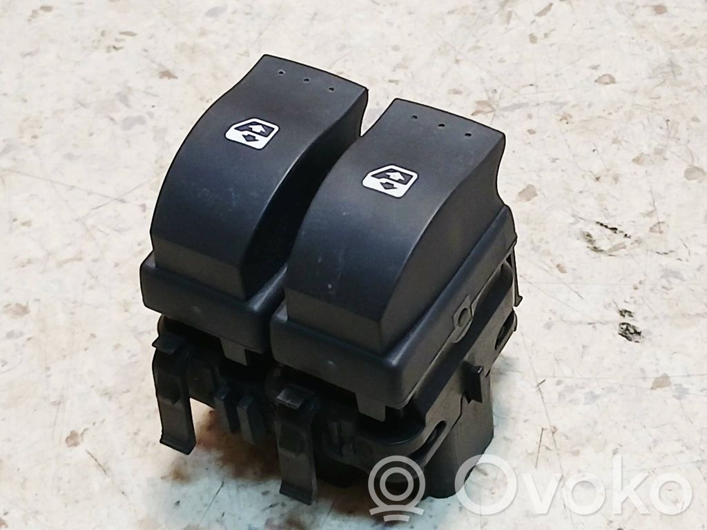Renault Clio II Electric window control switch 