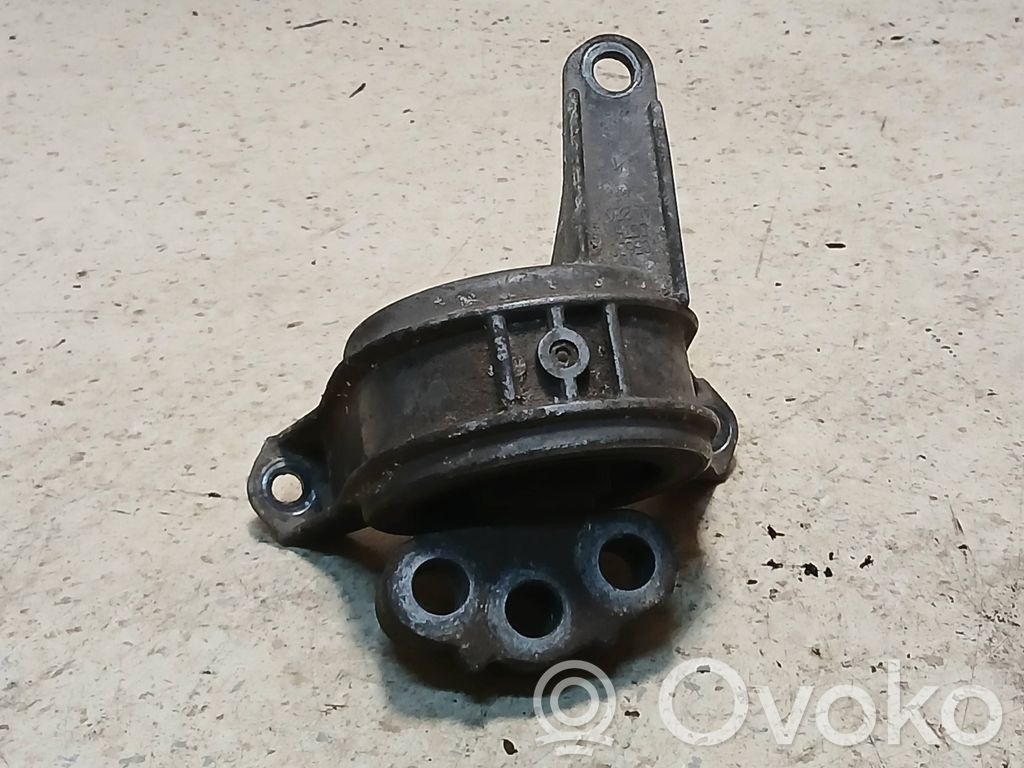 Opel Zafira B Engine mount bracket 
