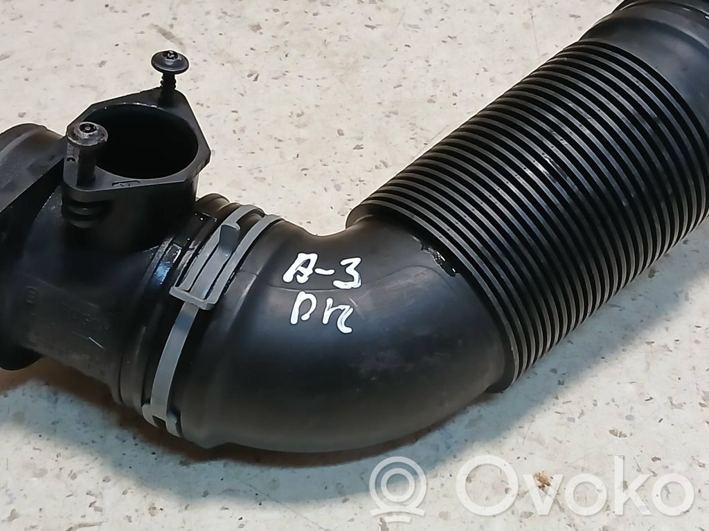 Audi A3 S3 A3 Sportback 8P Rura / Wąż dolotowy powietrza 