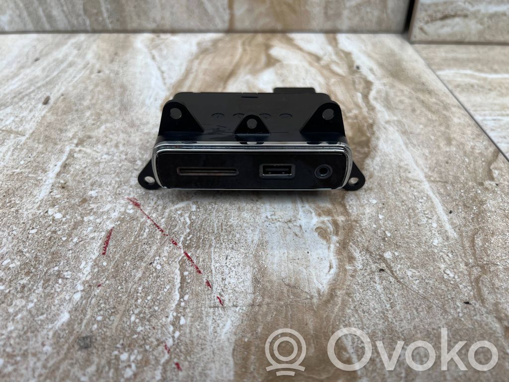 Maserati Levante Enchufe conector USB 