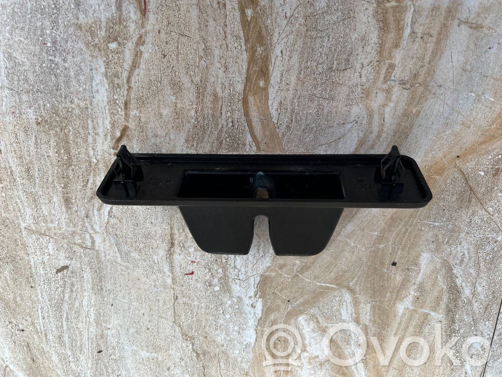 Bottom trim   670040892