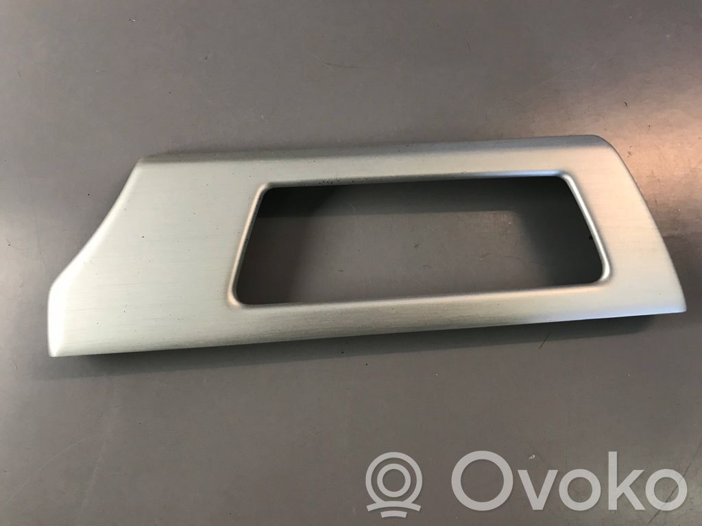 Panel trim   6982456,51456982456