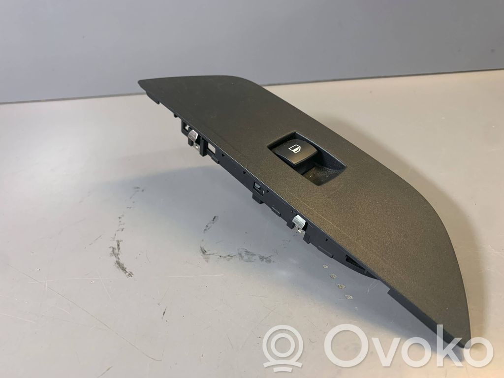Electric window control switch   6935534,61316935534