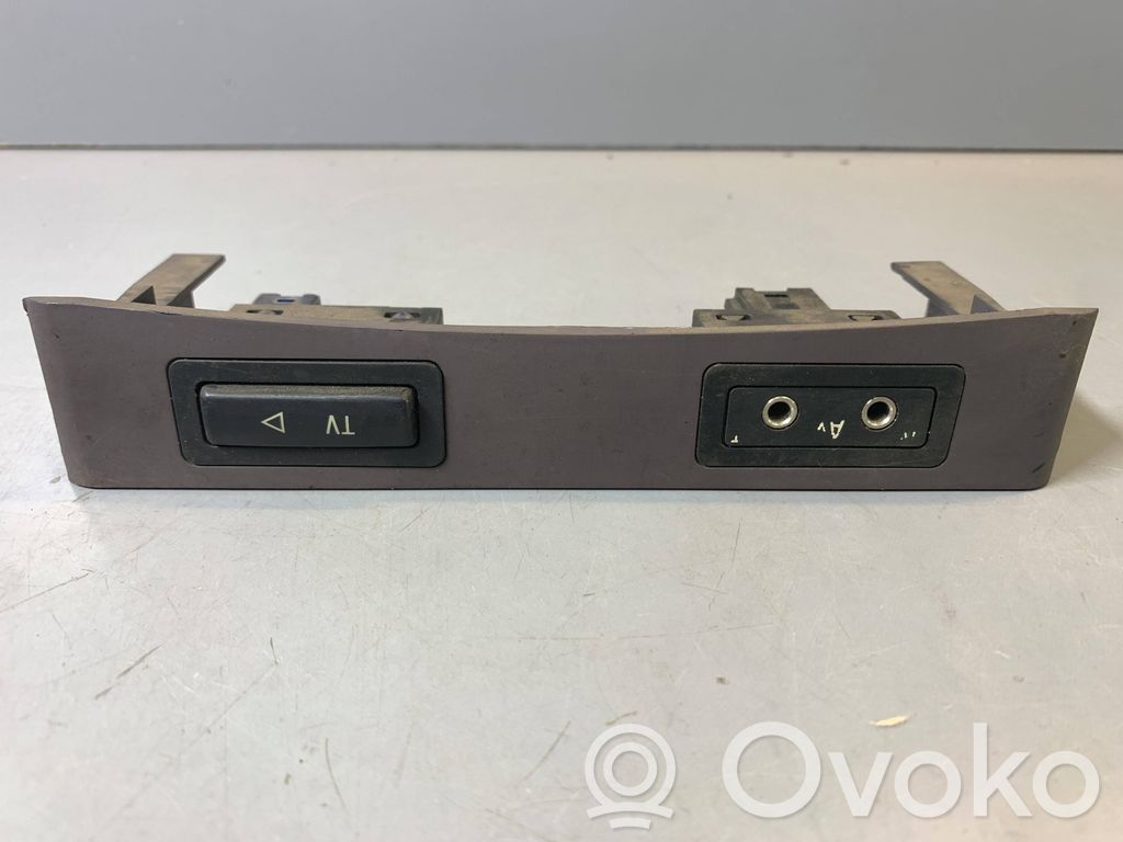 AUX in-socket connector   03055505