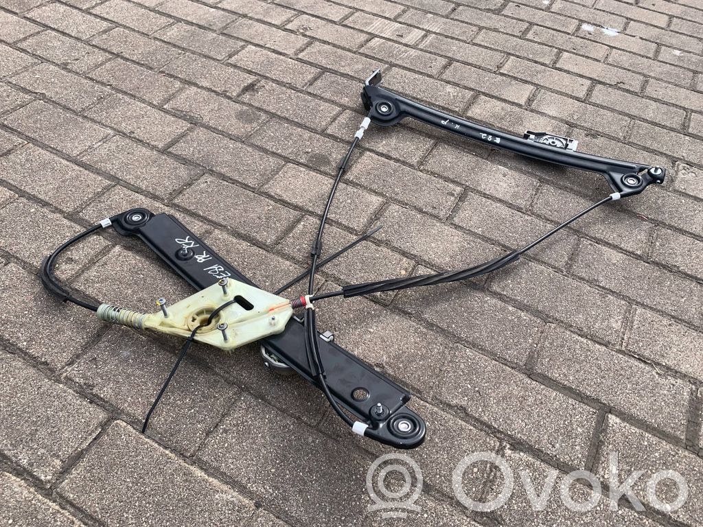 BMW 1 E82 E88 Front door electric window regulator 
