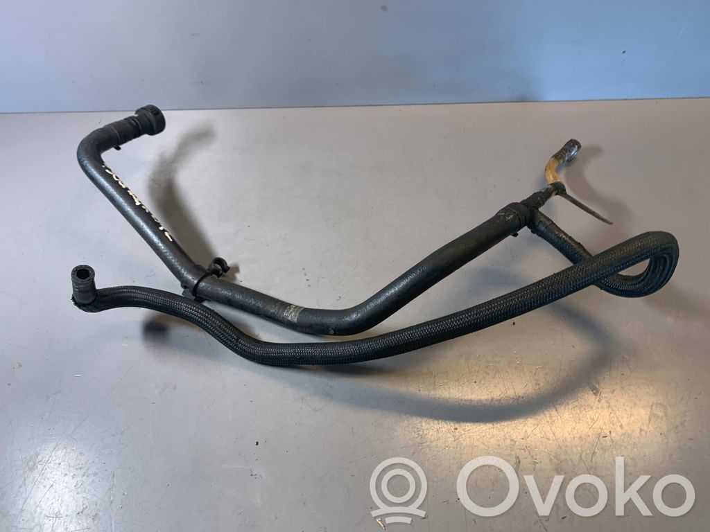 BMW 7 E65 E66 Degvielas caurulīte (-es) 