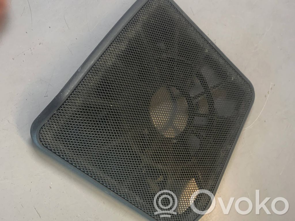 BMW 3 E36 Grilles, couvercle de haut-parleur porte arrière 