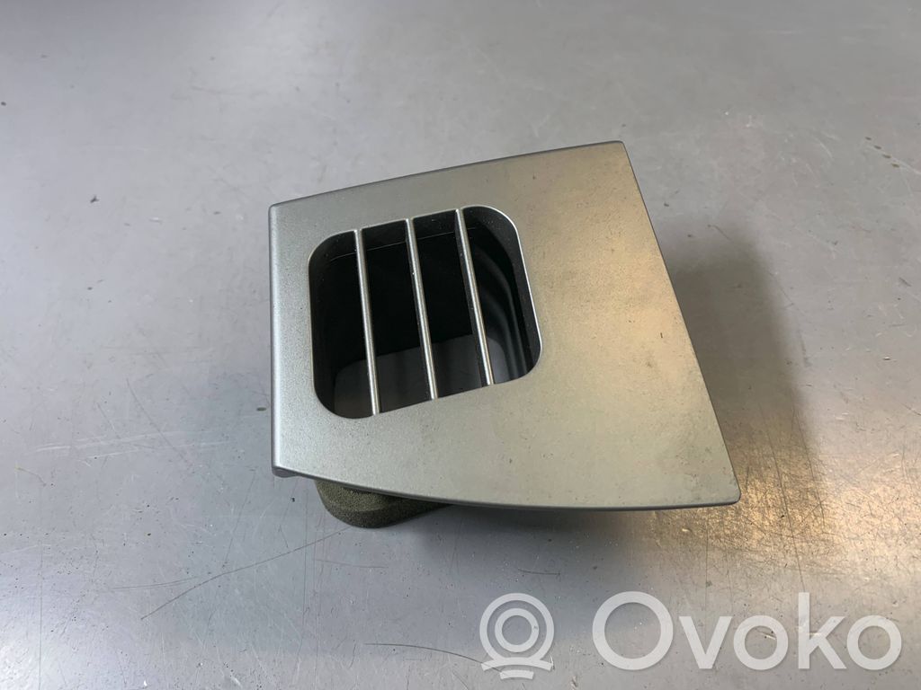 Rejilla de ventilación central del panel   7007147,64227007147