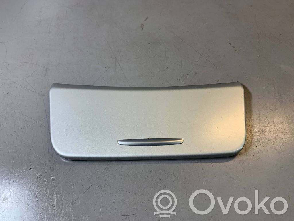 BMW 1 E81 E87 Įsiurbimo rezonatorius 