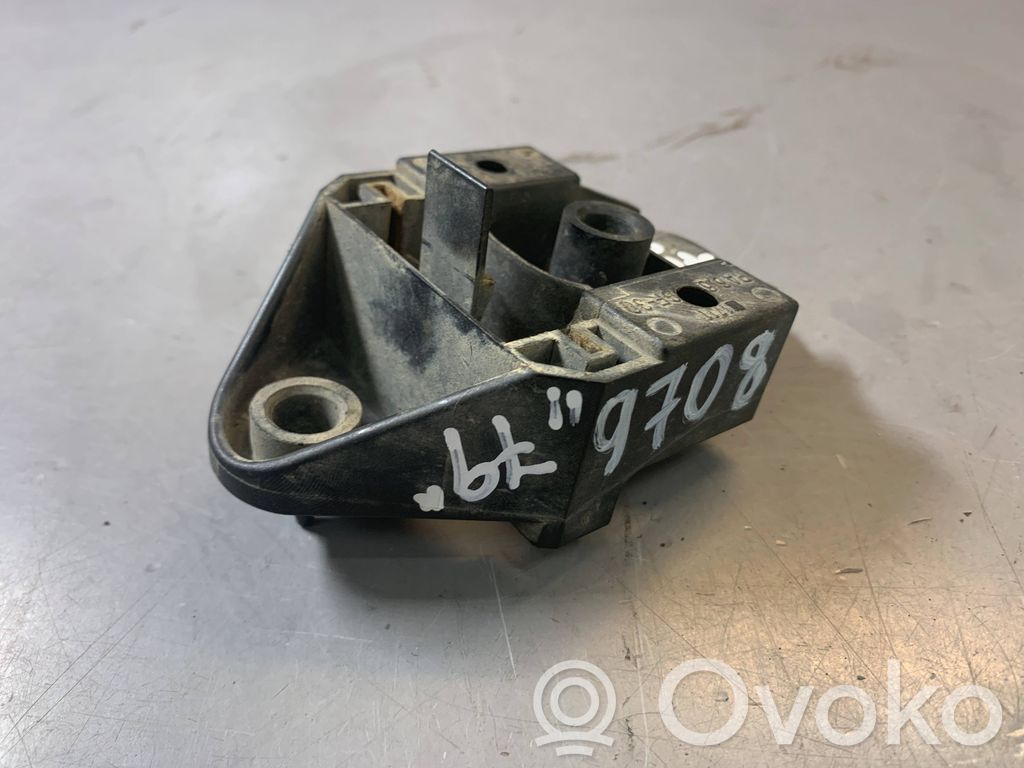 BMW 3 E36 Radiator mount bracket 