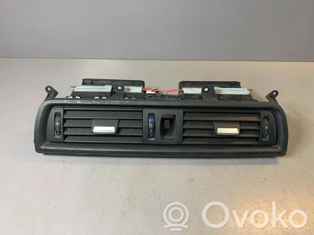 BMW 5 F10 F11 Dysze / Kratki środkowego nawiewu deski rozdzielczej 