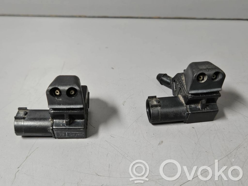 Buse de lave-glace   8364444,61668364444
