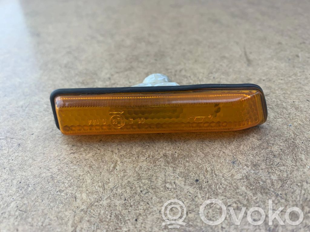 BMW X5 E53 Front fender indicator light 