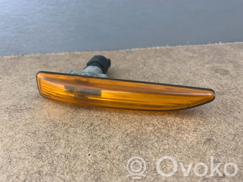 BMW 7 E65 E66 Front fender indicator light 