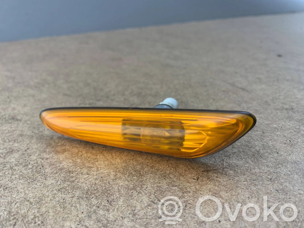 BMW 3 E46 Front fender indicator light 