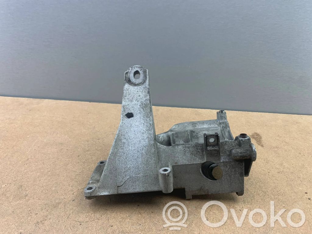 BMW X5 E53 Engine mounting bracket 