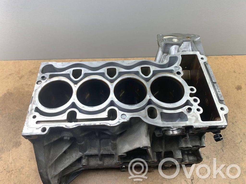 BMW 1 E81 E87 Engine block 