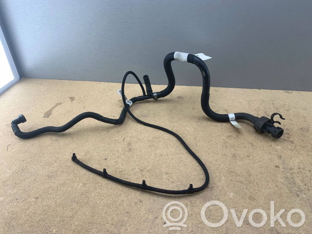 BMW 1 E81 E87 Fuel line pipe 