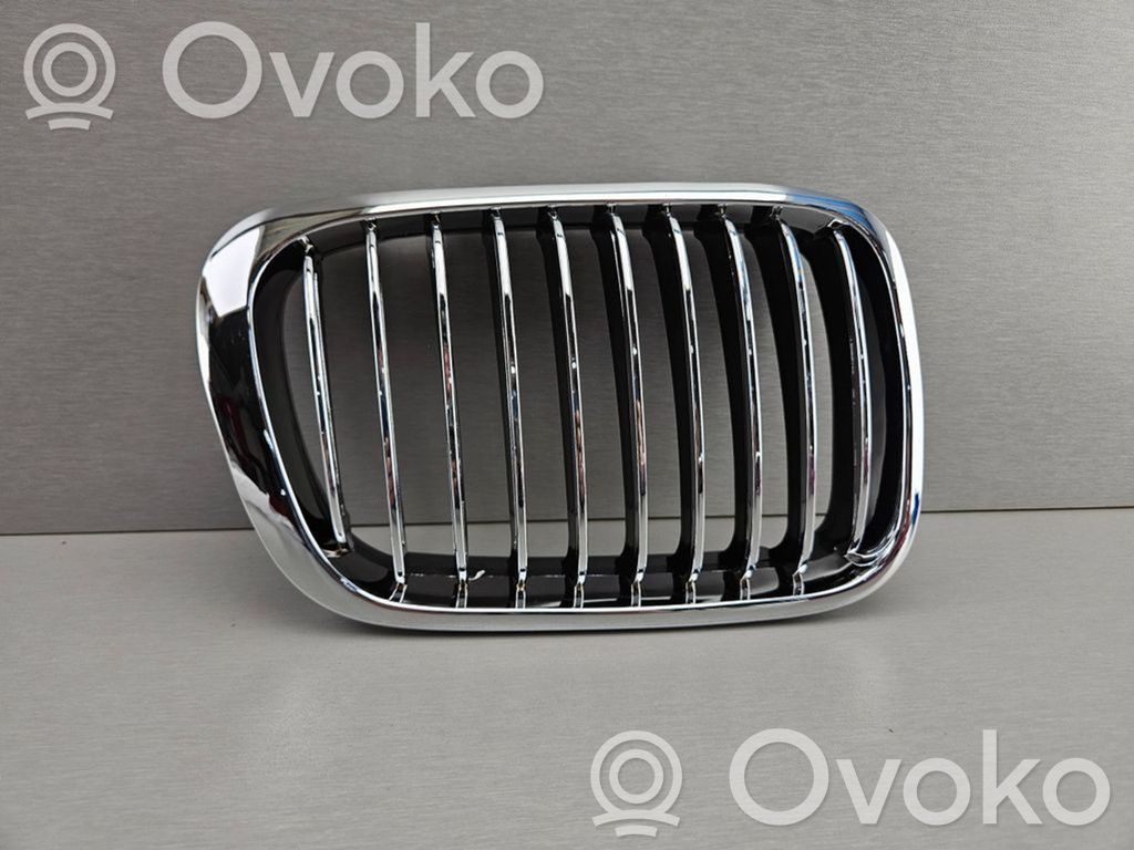 BMW 3 E46 Front bumper upper radiator grill 
