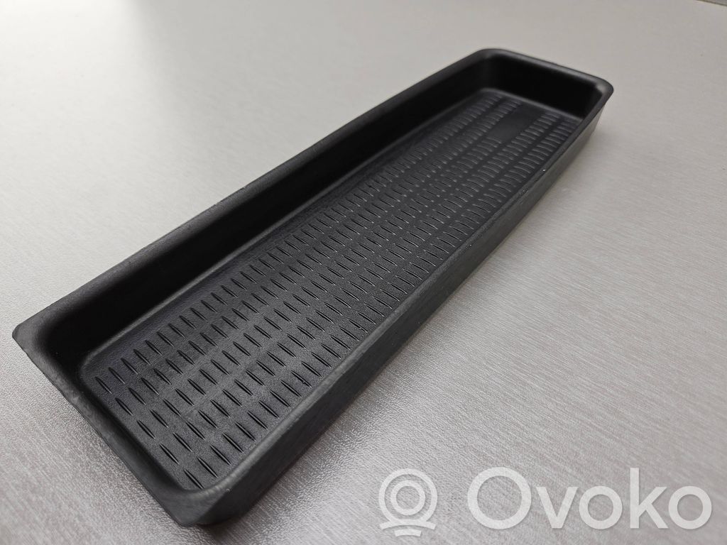 Central console drawer/shelf pad   7118064,51167118064