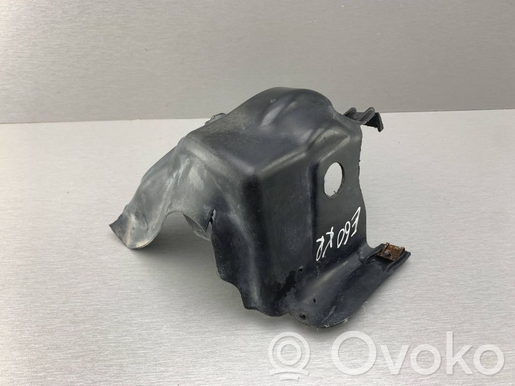 BMW 5 E60 E61 Alustan etusuoja välipohja 