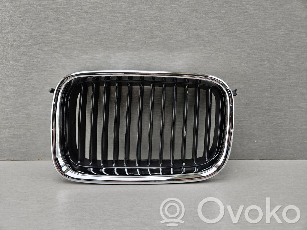 Front bumper upper radiator grill   8122237,51138122237