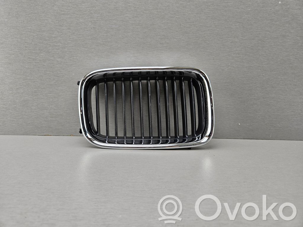 Front bumper upper radiator grill   8122238,51138122238