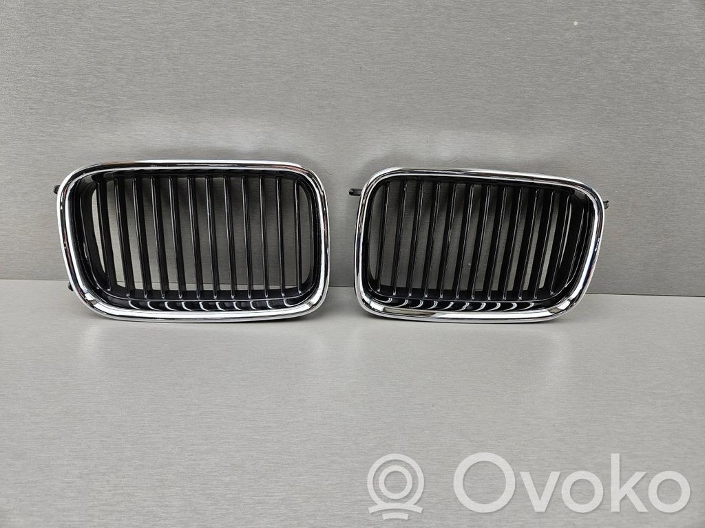Front bumper upper radiator grill   8122237,8122238,51138122237,51138122238