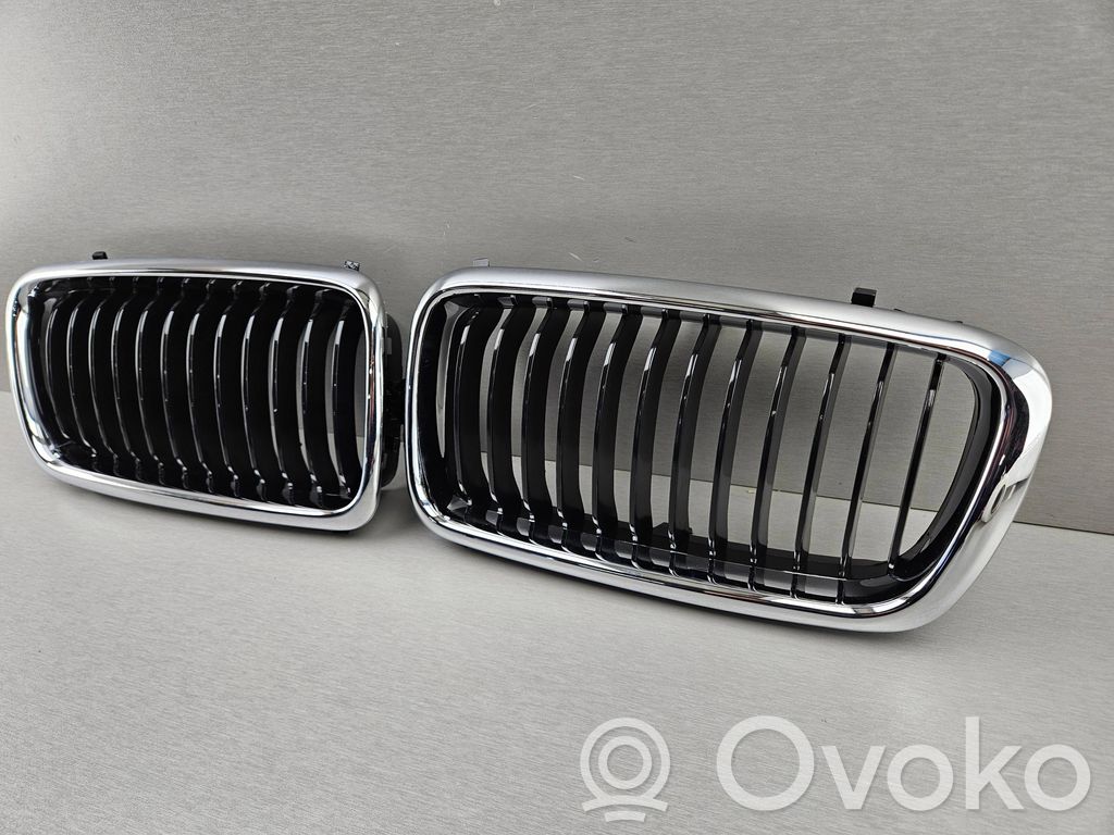 BMW 7 E38 Front bumper upper radiator grill 