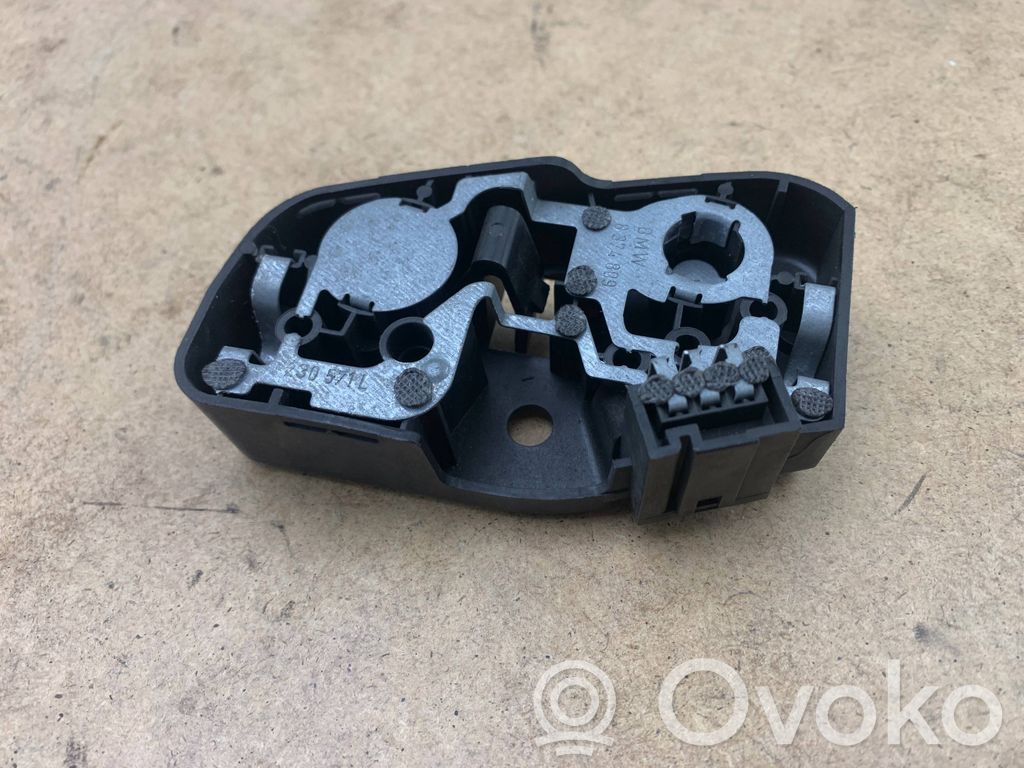 BMW 3 E46 Aizmugures spuldzes vāka turētājs 