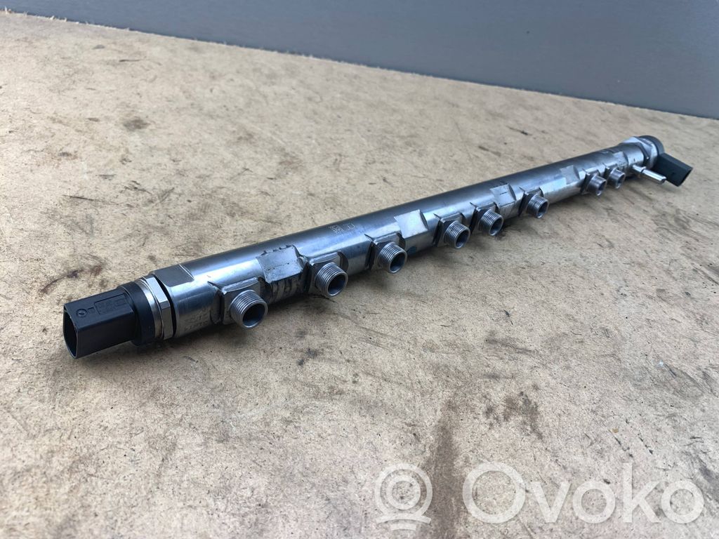 BMW 5 F10 F11 Listwa wtryskowa 